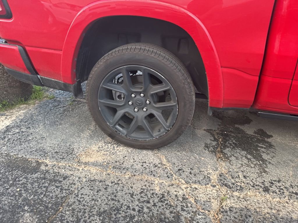 Used 2025 RAM 1500 Laramie w/ Night Edition image 19