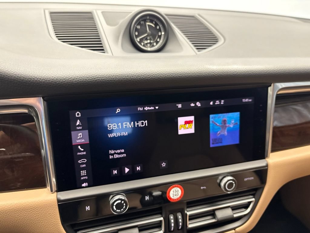 Certified 2026 Porsche Macan AWD/4WD image 33