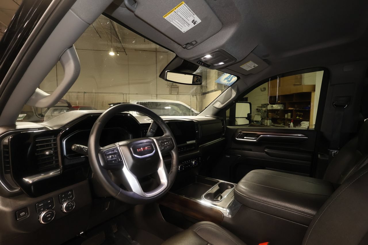 Used 2024 GMC Sierra 2500 SLT w/ SLT Convenience Package AWD/4WD image 9
