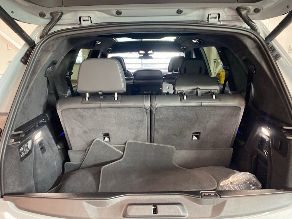 Certified 2025 BMW X7 xDrive40i w/ M Sport Package image 10