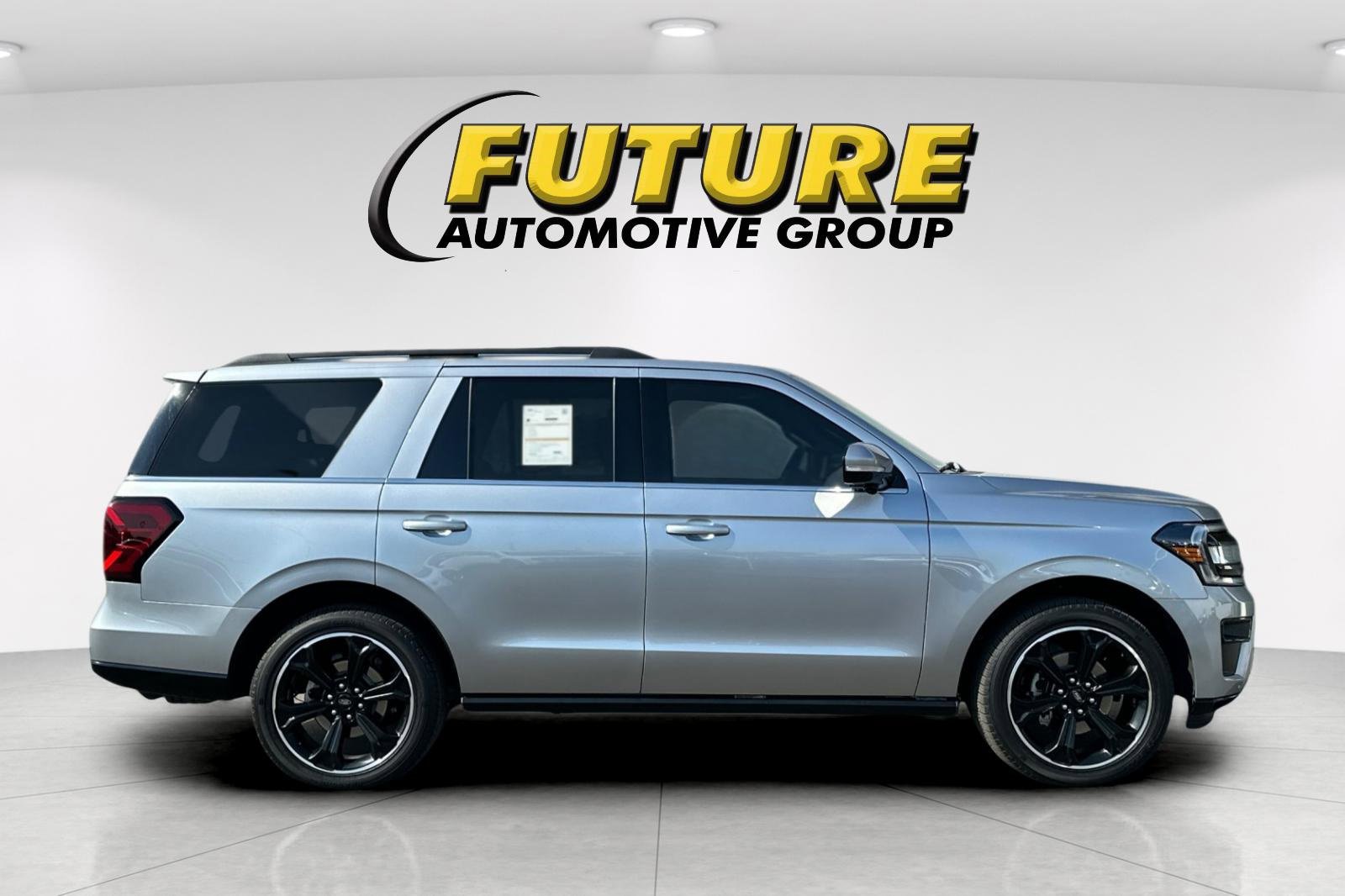 Certified 2024 Ford Expedition Limited image 2
