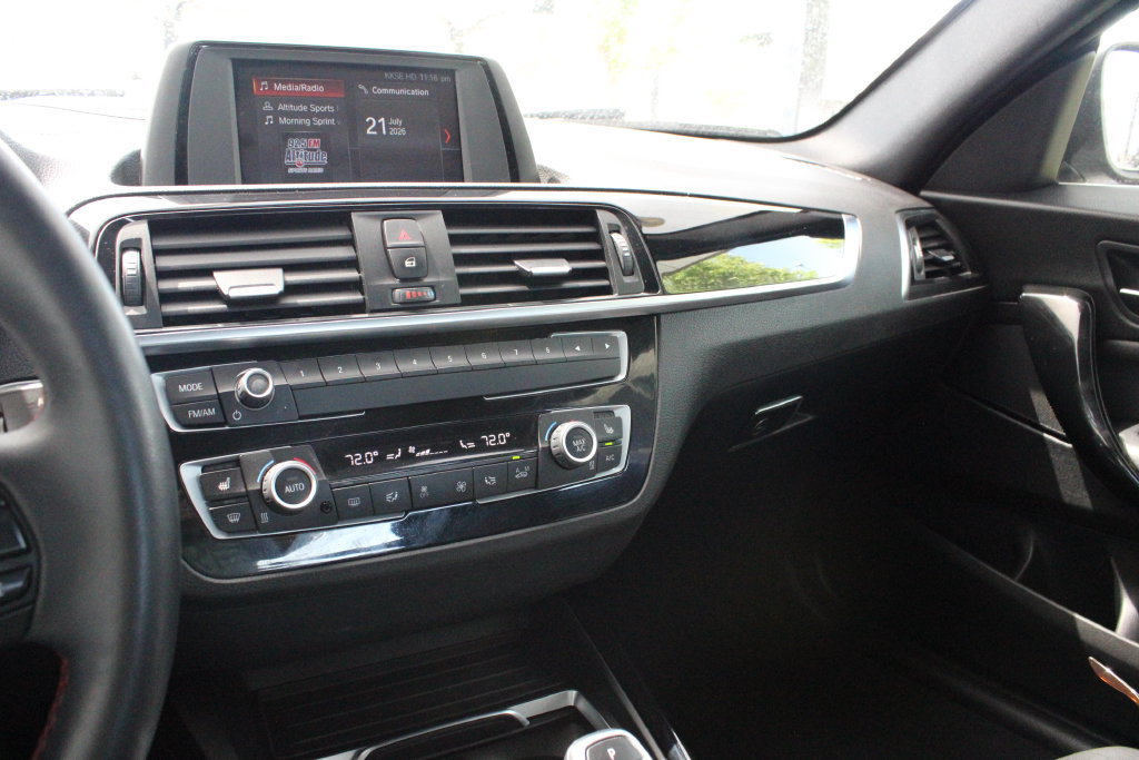 Used 2020 BMW 230i xDrive Coupe w/ Convenience Package AWD/4WD image 25