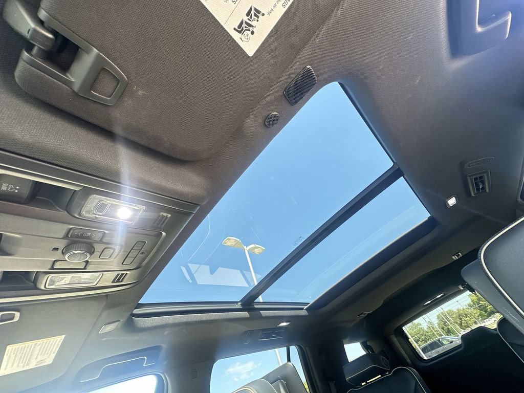Certified 2021 Chevrolet Tahoe Premier w/ Premium Package AWD/4WD image 19