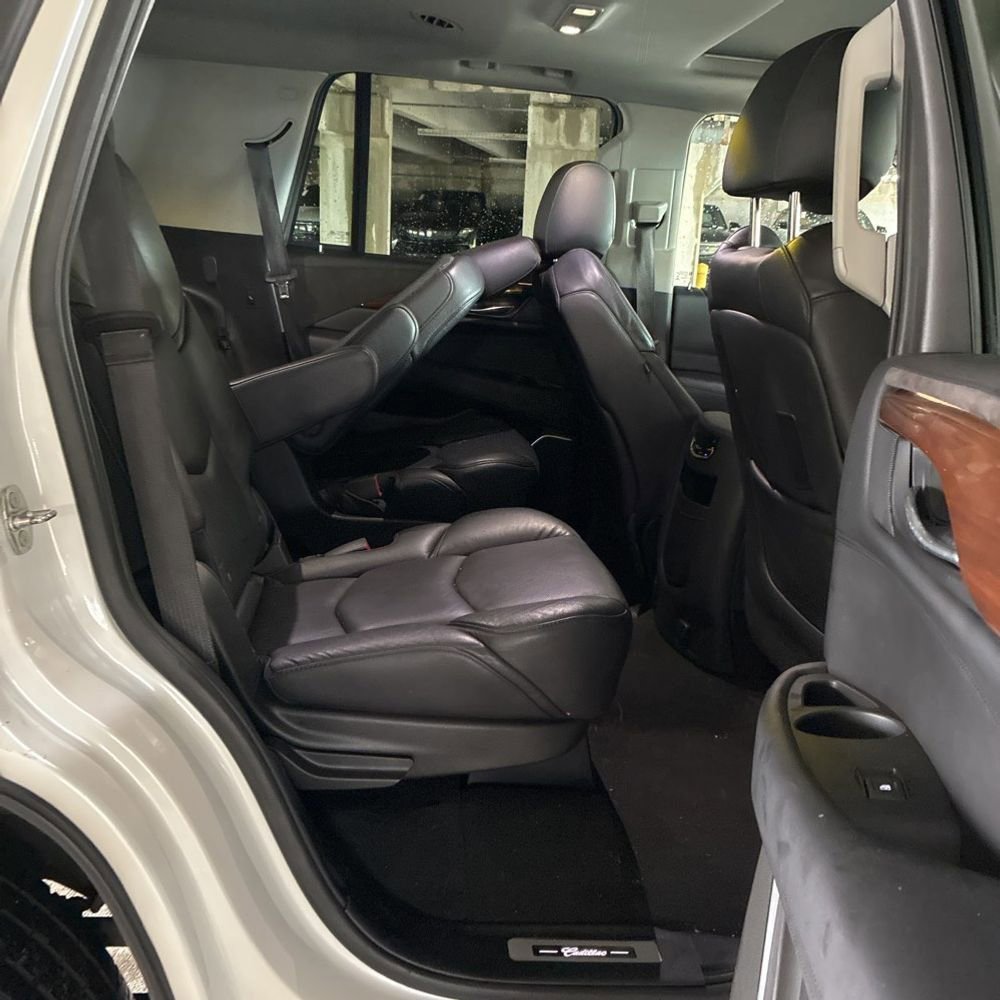 Used 2019 Cadillac Escalade Luxury image 15