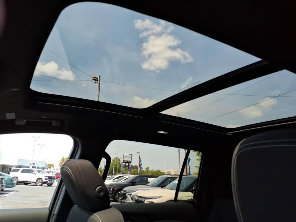 New 2026 Chevrolet Traverse LT w/ Sun and Wheel Package image 11