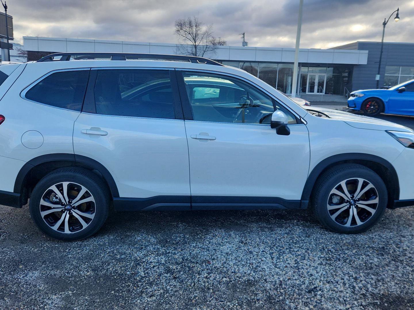 Used 2023 Subaru Forester Limited w/ Popular Package #3 image 3