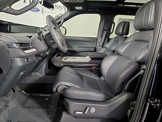 New 2025 Lincoln Navigator Reserve w/ Jet Appearance Package image 13