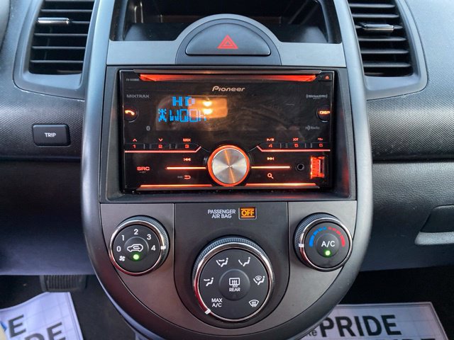 Used 2011 Kia Soul + w/ Audio Pkg FWD image 12