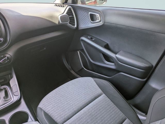 Used 2020 Kia Soul S FWD image 16