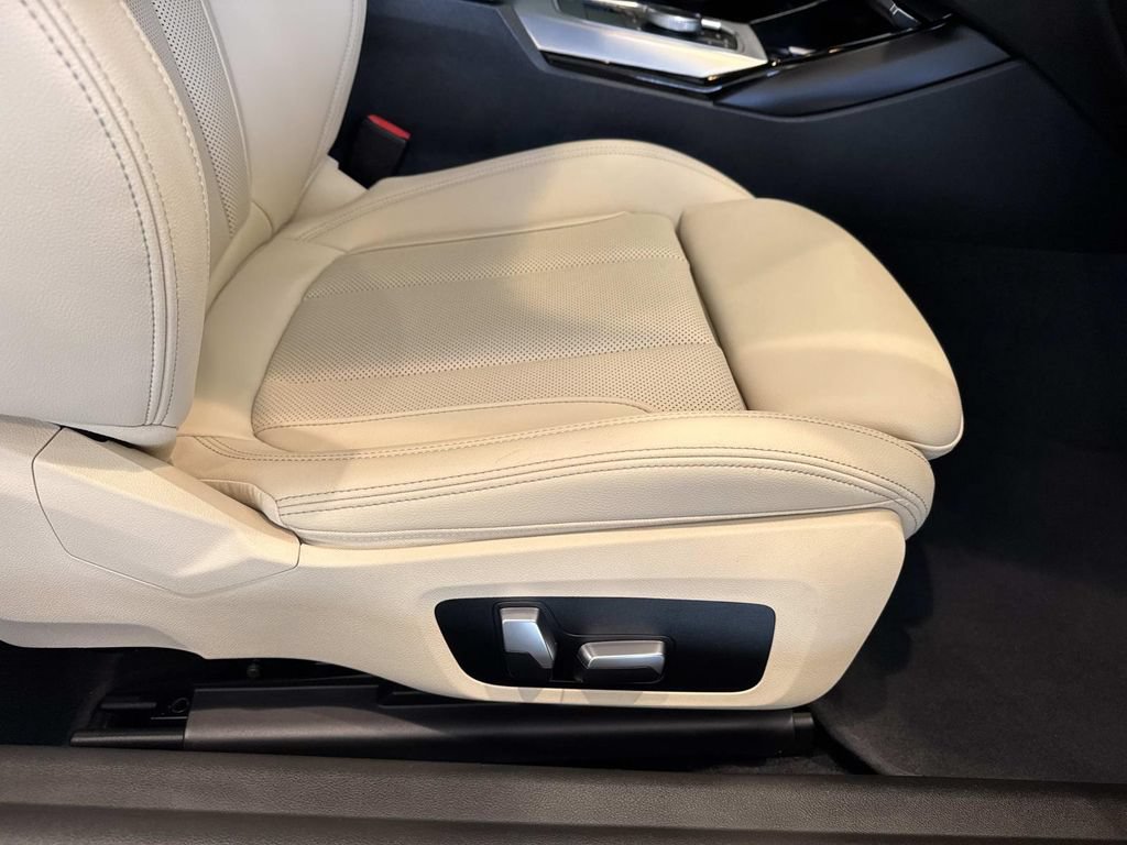 Used 2023 BMW 230i Coupe w/ Premium Package RWD image 16