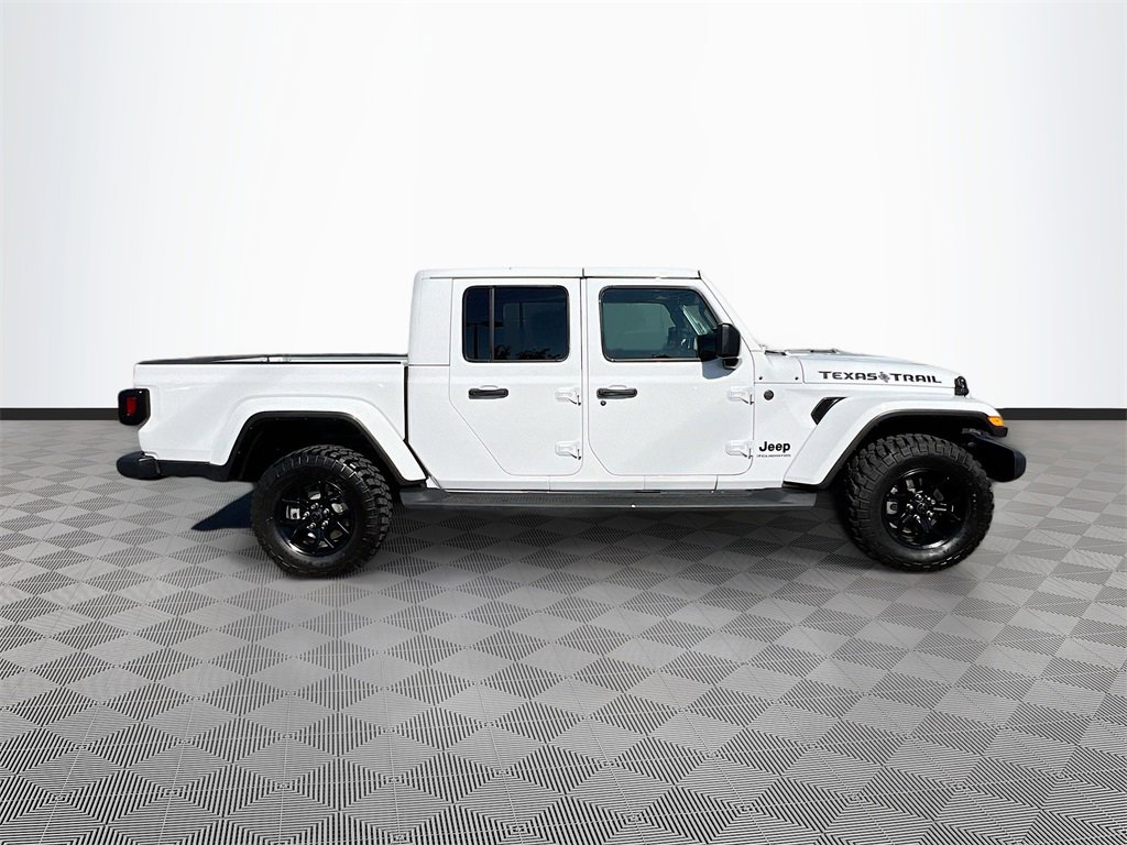 Used 2024 Jeep Gladiator Willys image 8