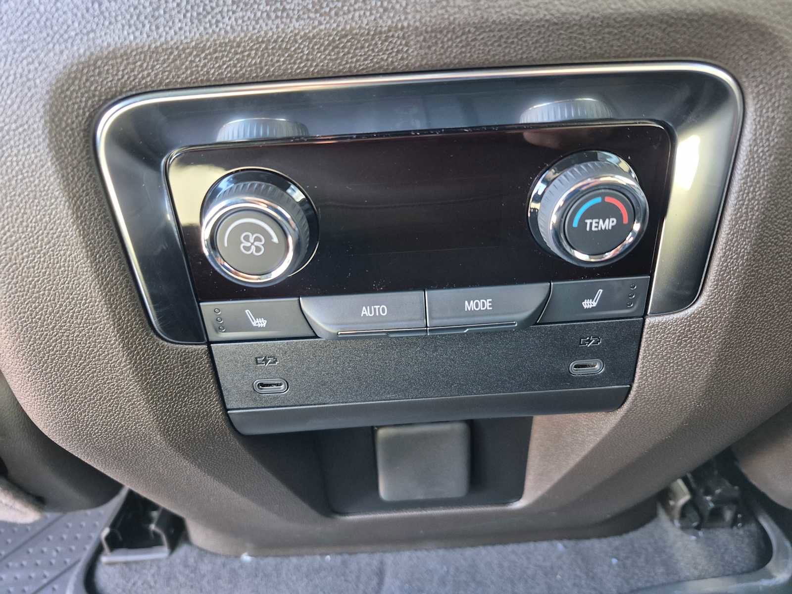 New 2026 Chevrolet Suburban LT w/ Comfort Package image 39