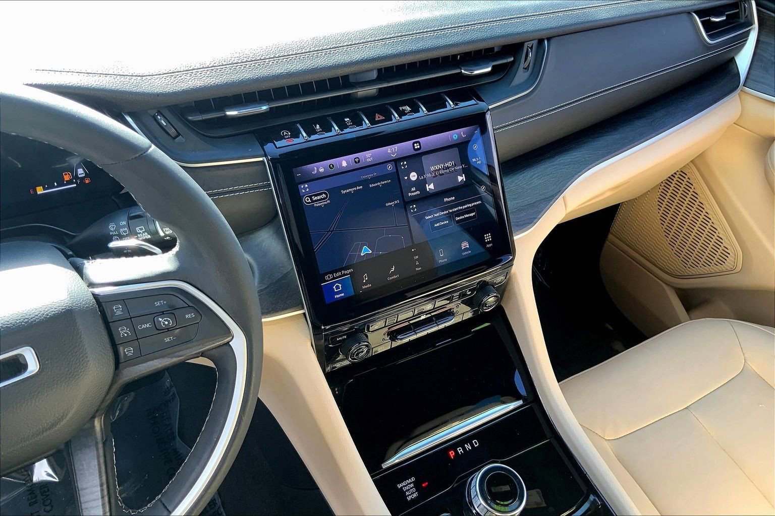 Certified 2023 Jeep Grand Cherokee Limited image 6