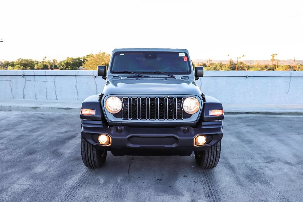 Used 2025 Jeep Wrangler Unlimited Sport AWD/4WD image 3