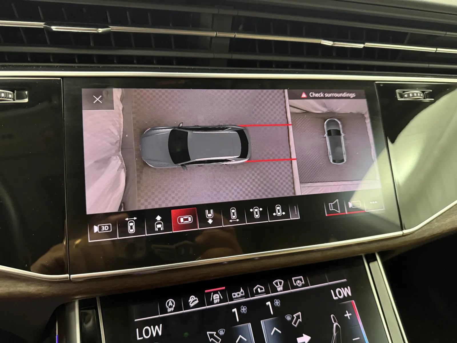 Used 2019 Audi Q8 Prestige w/ Adaptive Chassis Package AWD/4WD image 36