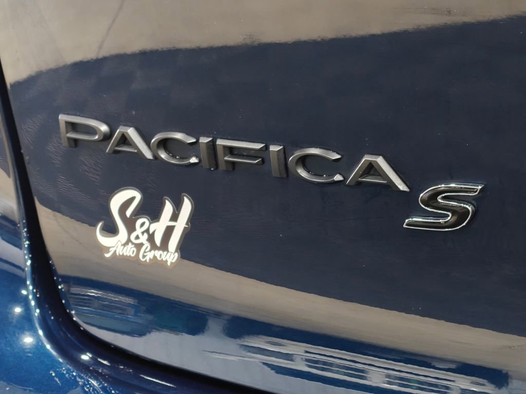 Used 2025 Chrysler Pacifica Limited image 69