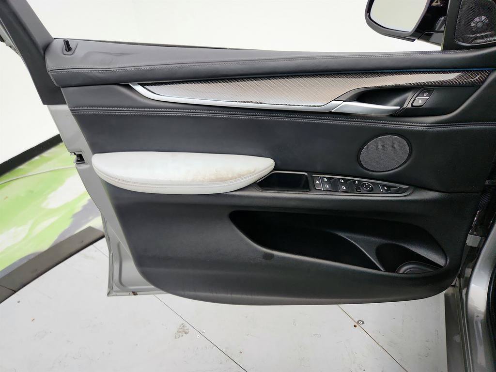 Used 2017 BMW X5 M AWD/4WD image 21