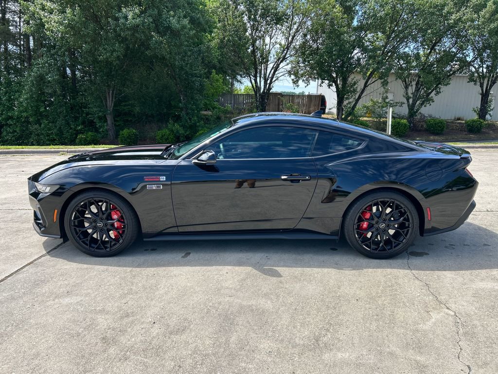 Used 2024 Ford Mustang GT Premium RWD image 2