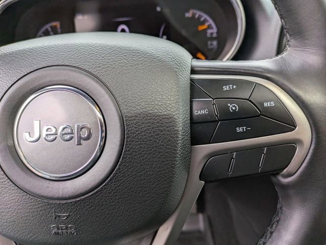 Used 2021 Jeep Grand Cherokee Laredo X image 15