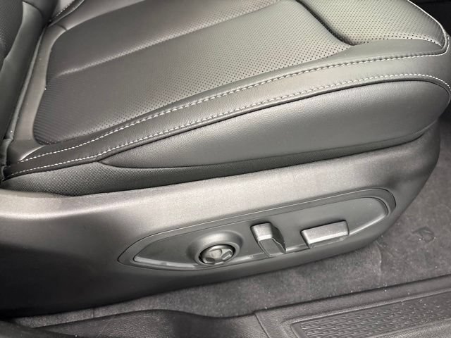 New 2026 Jeep Grand Cherokee Limited w/ Luxury Tech Group II AWD/4WD image 22