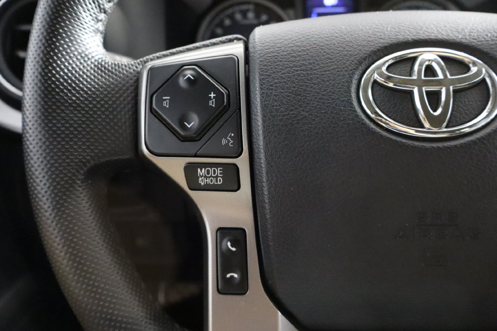 Used 2018 Toyota Tacoma SR5 RWD image 19