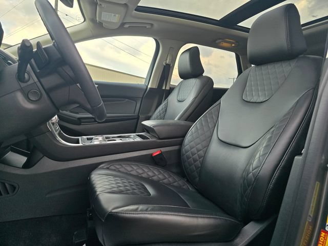 Used 2024 Ford Edge Titanium w/ Equipment Group 301A AWD/4WD image 11