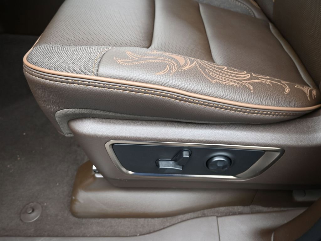 Used 2025 RAM 1500 Limited image 14