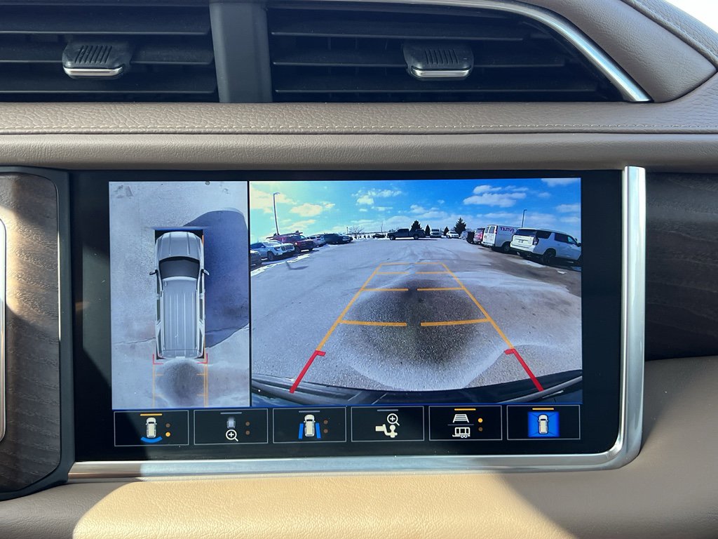 Used 2021 GMC Yukon XL Denali w/ Denali Premium Package image 29