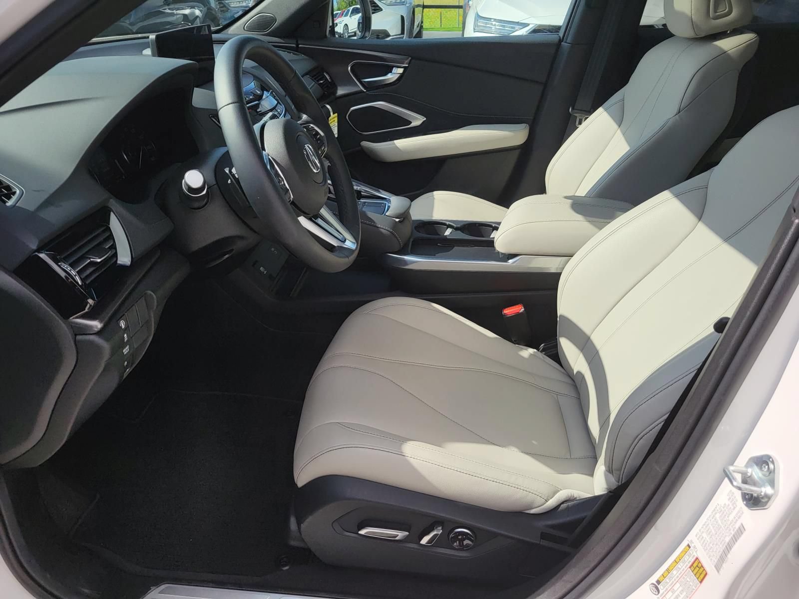 Used 2026 Acura RDX SH-AWD image 18