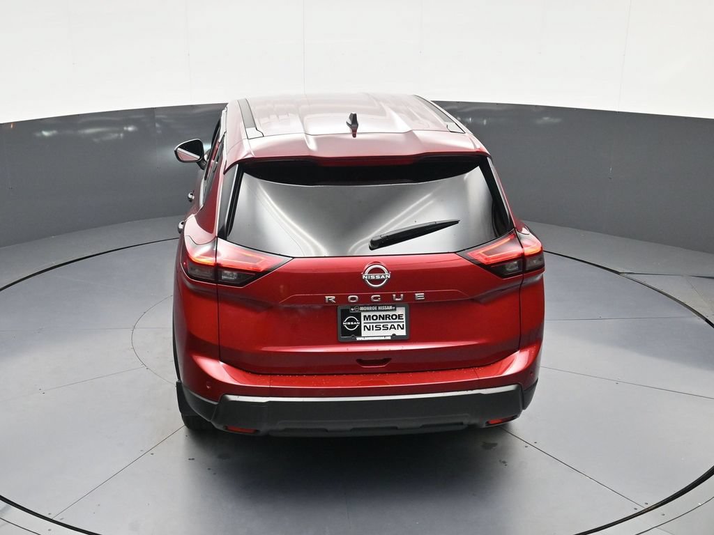 Used 2025 Nissan Rogue S FWD image 32