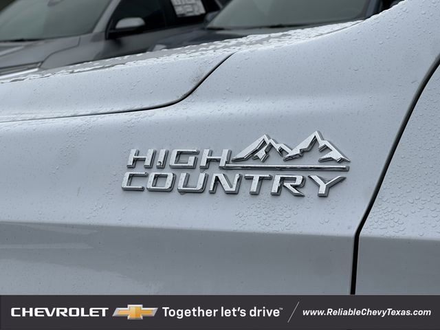 New 2026 Chevrolet Suburban High Country image 10