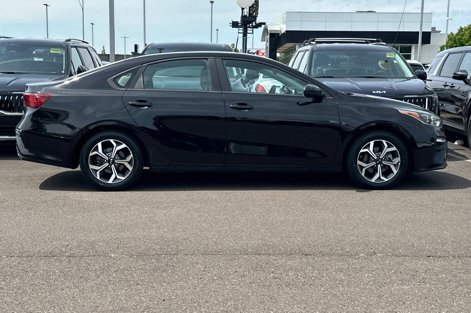 Used 2021 Kia Forte LXS FWD image 3