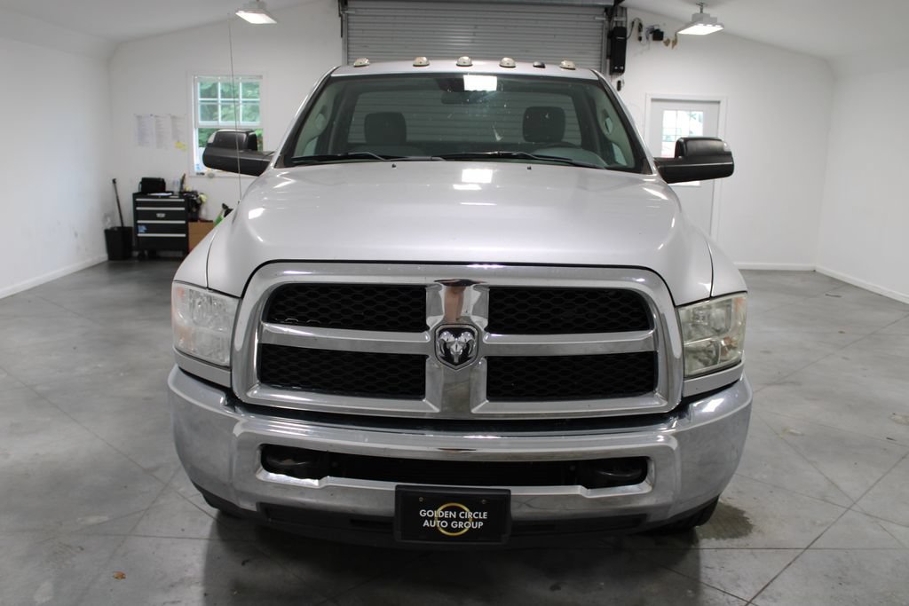 Used 2018 RAM 3500 Tradesman w/ Chrome Appearance Group RWD image 3