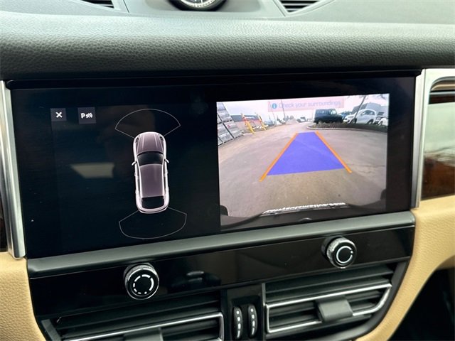 Used 2023 Porsche Macan Turbo image 19