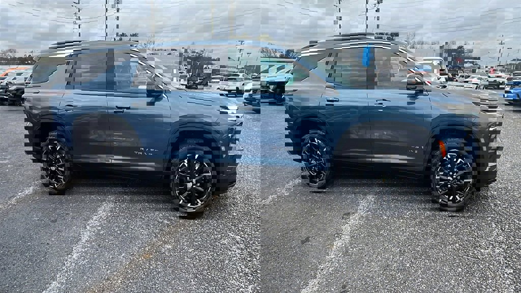 New 2026 Chevrolet Traverse LT w/ Sun and Wheel Package image 4