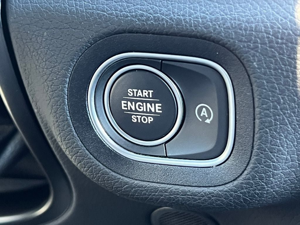 Used 2022 Mercedes-Benz GLE 350 4MATIC w/ Premium Package image 32
