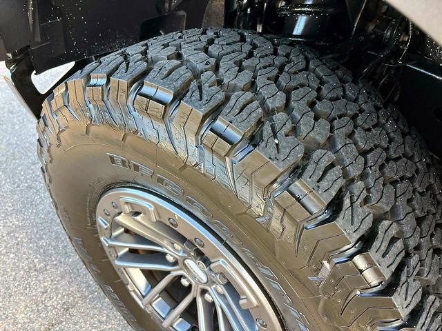 Used 2020 Ford F150 Raptor w/ Equipment Group 802A Luxury image 10