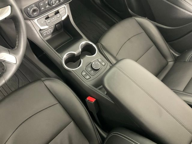 Used 2024 GMC Terrain SLT w/ Infotainment Package II image 22