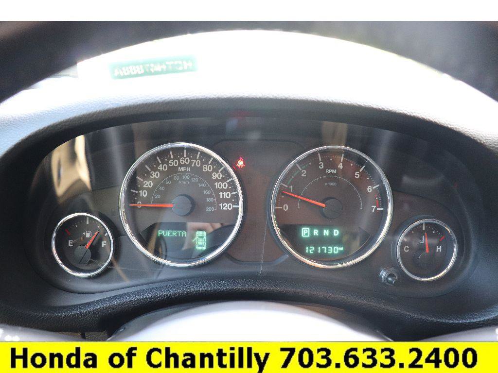 Used 2015 Jeep Wrangler Unlimited Sahara w/ Connectivity Group AWD/4WD image 9