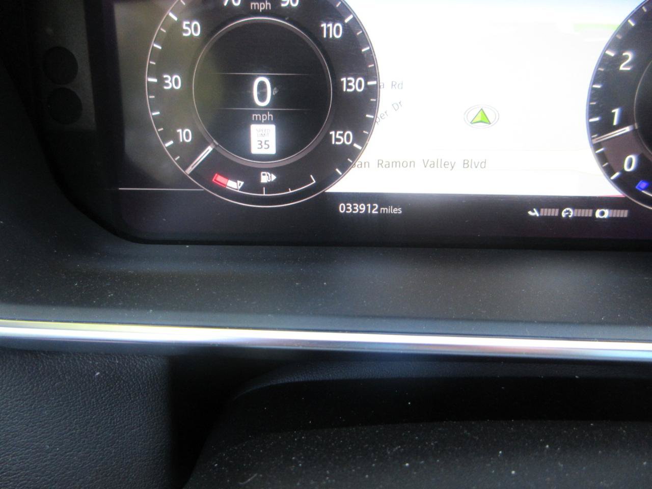 Used 2020 Land Rover Range Rover Sport SE AWD/4WD image 4