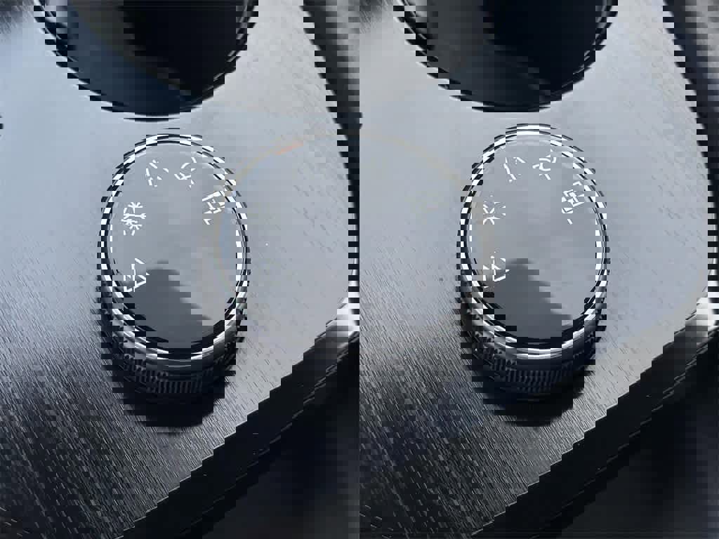 Used 2023 Nissan Rogue SV image 21