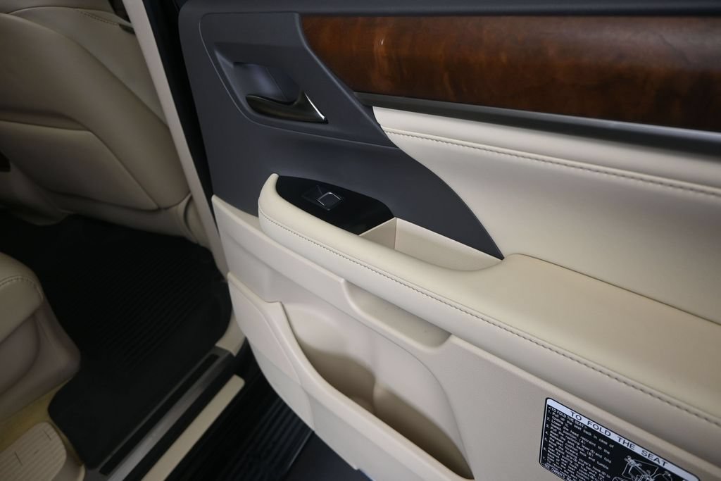 Certified 2021 Lexus LX 570 4WD w/ Luxury Package image 21