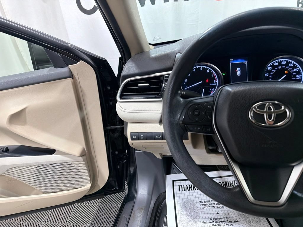 Used 2018 Toyota Camry LE w/ Convenience Package FWD image 24