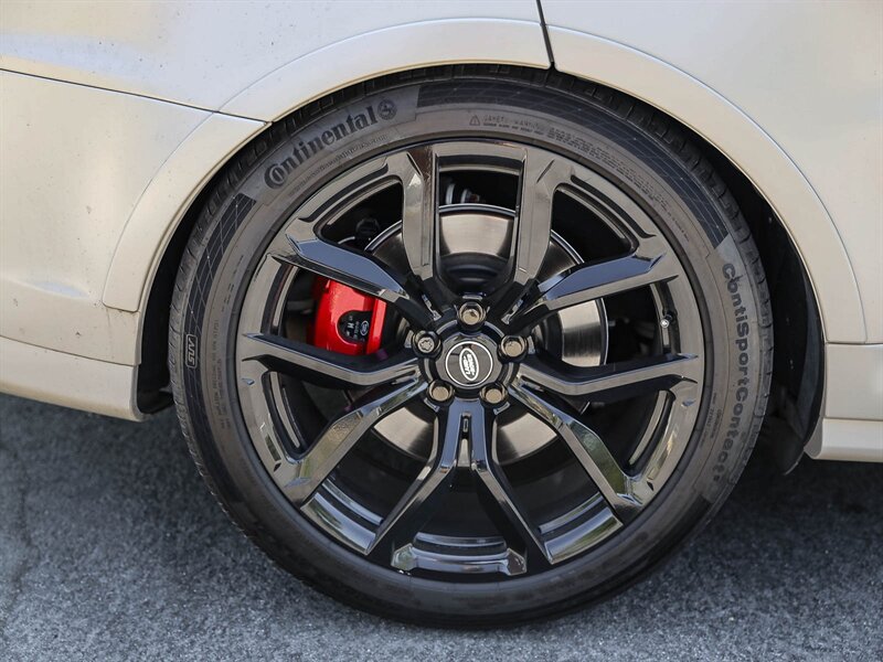 Used 2022 Land Rover Range Rover Sport SVR Carbon Edition AWD/4WD image 14