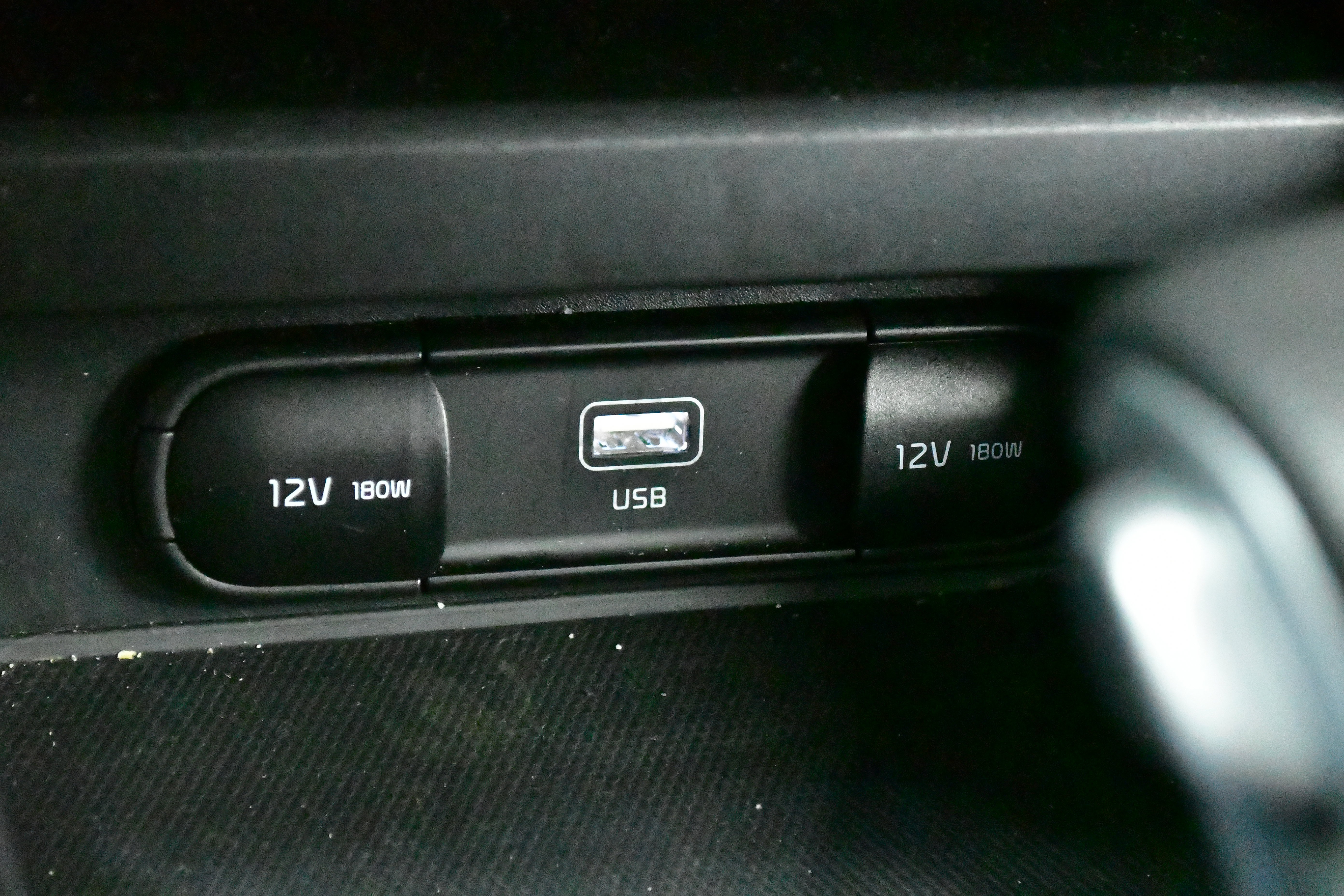 Used 2025 Kia Soul LX w/ LX Technology Package FWD image 28