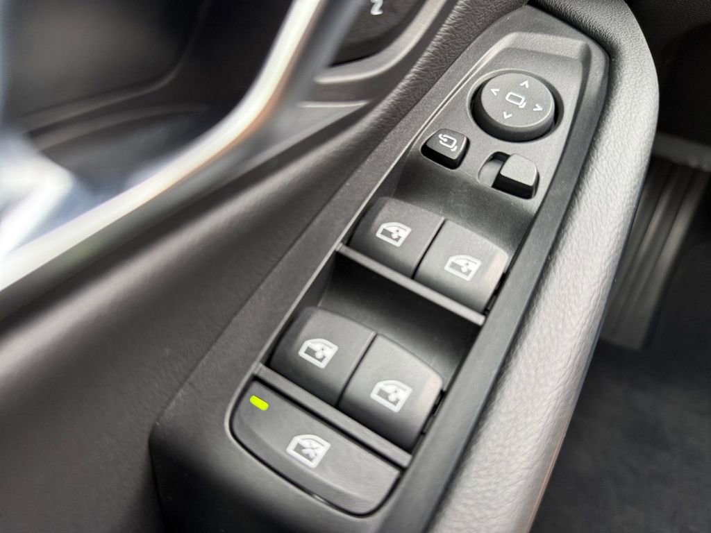 Used 2024 BMW 330i xDrive Sedan w/ Premium Package image 26