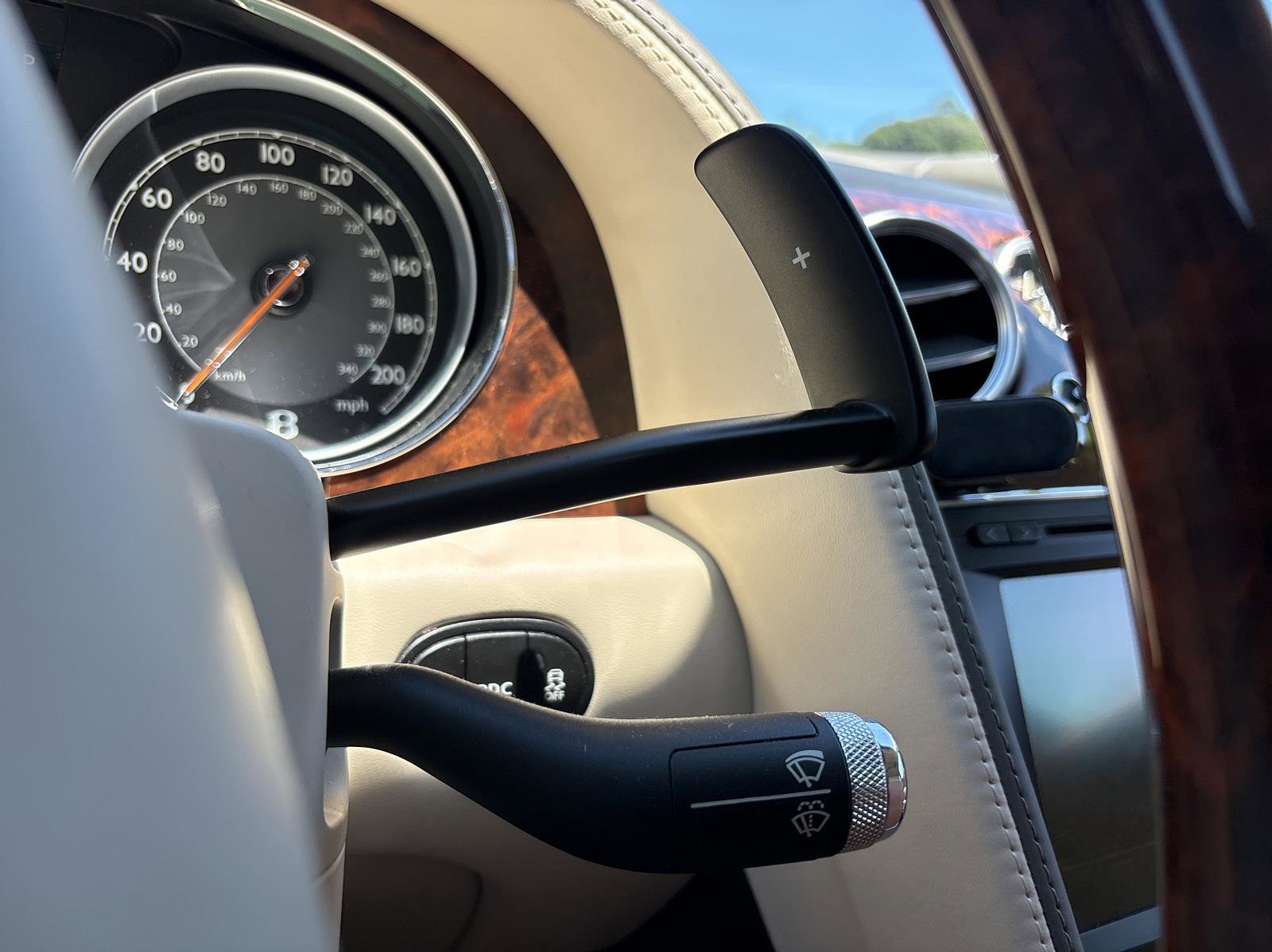 Used 2014 Bentley Flying Spur W12 image 23