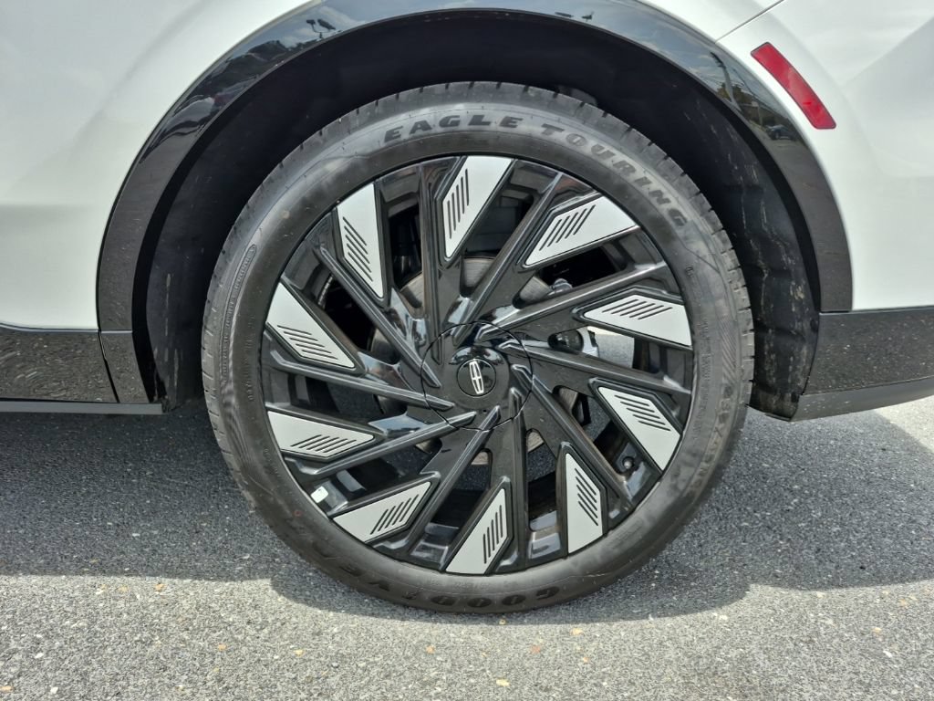 New 2026 Lincoln Nautilus Reserve AWD/4WD image 11