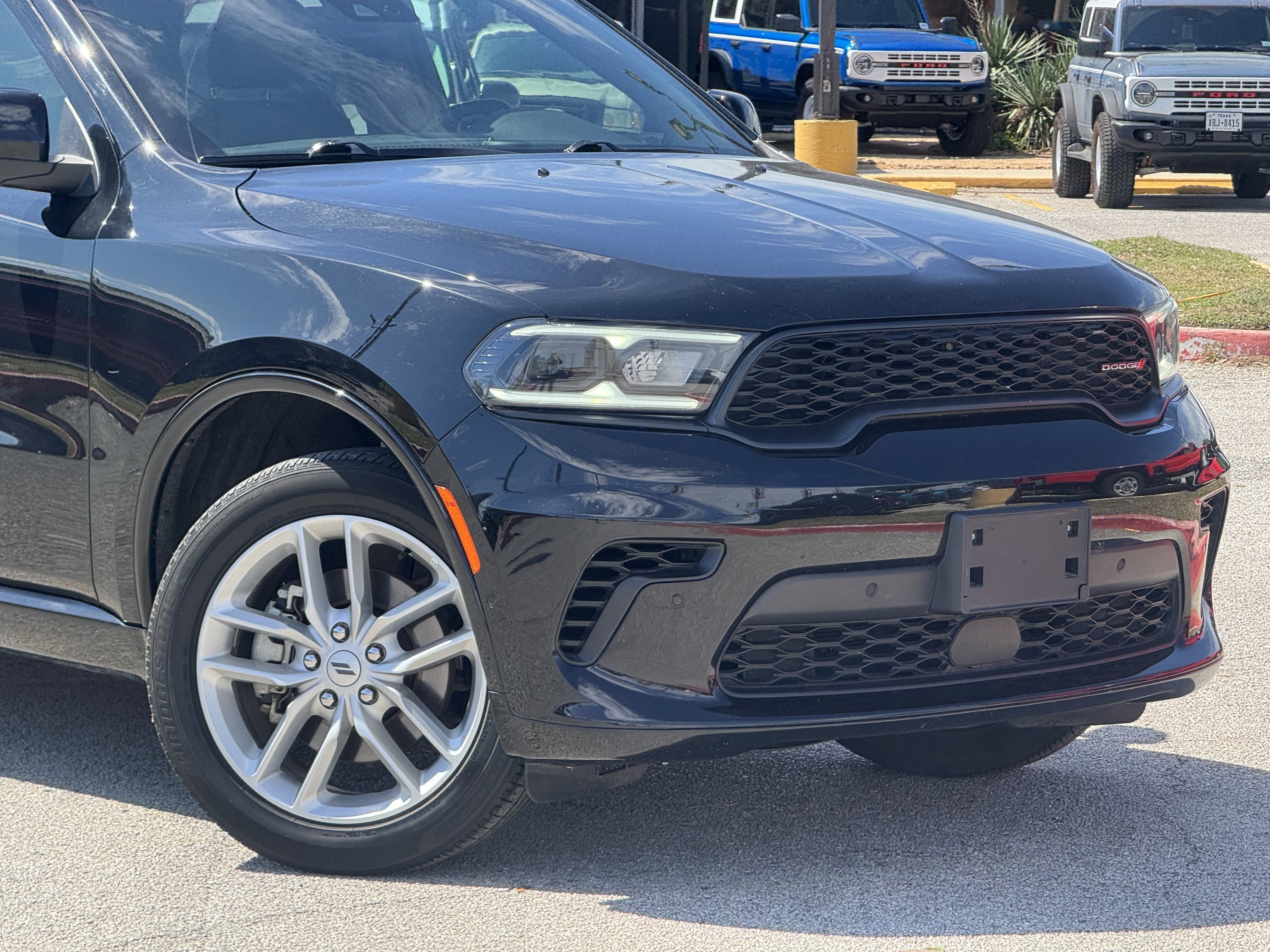 Used 2025 Dodge Durango GT image 2