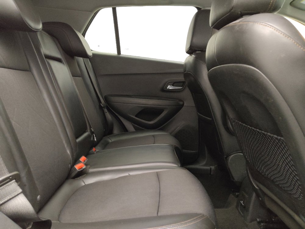 Used 2020 Chevrolet Trax LT w/ LT Convenience Package image 19